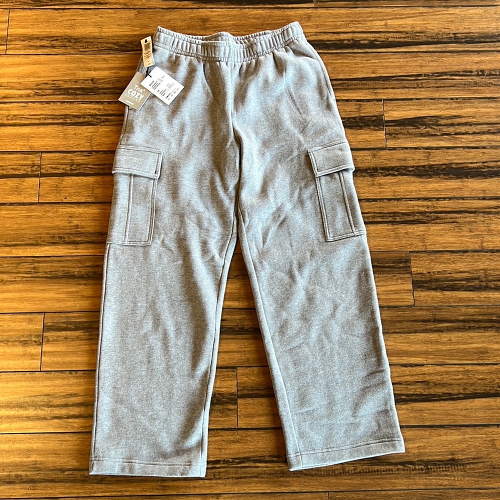 SOLD - NWT Aritzia TNA Cargo Sweatpants - Small
